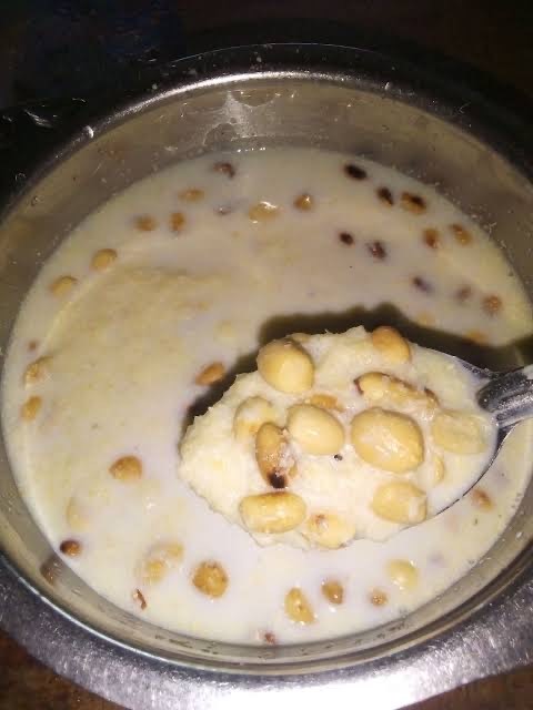 Fermented cassava granules with roasted groundnuts