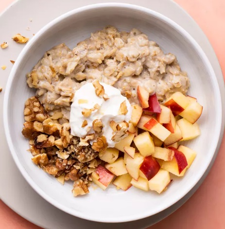 Oat meal bwl with fruits and nuts